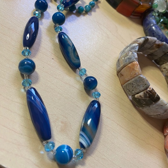 Elegant sapphire-inspired crystal necklace - Picture 1 of 4